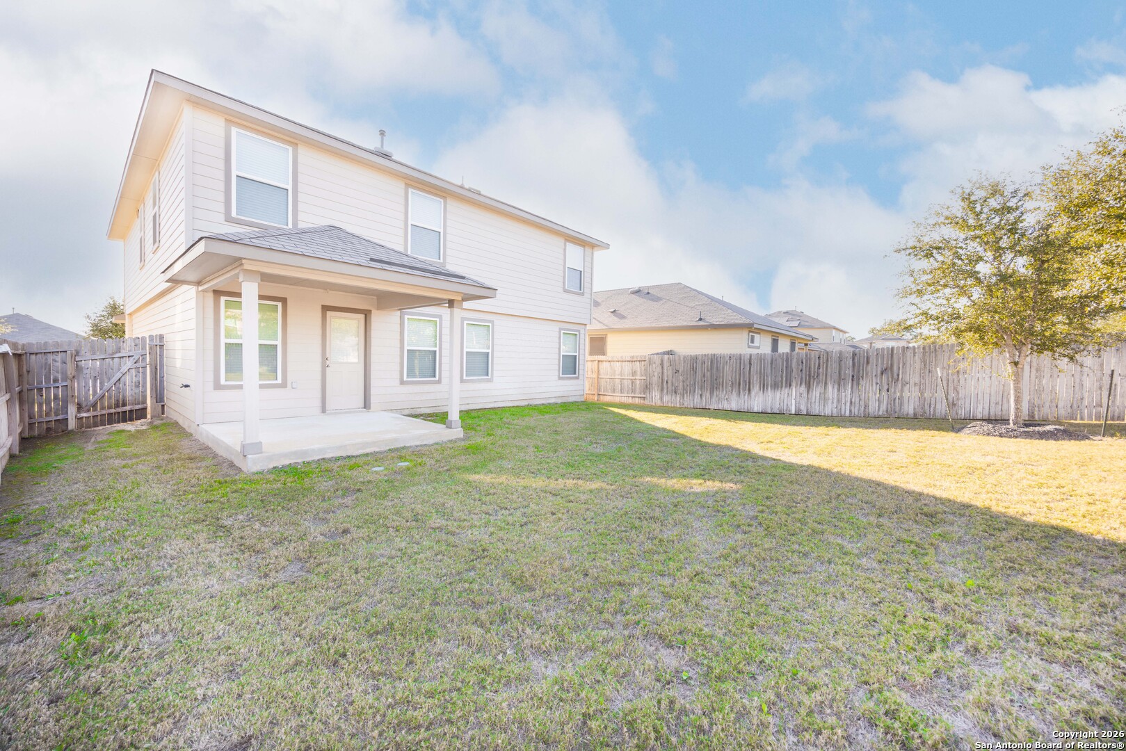 main property photo 23