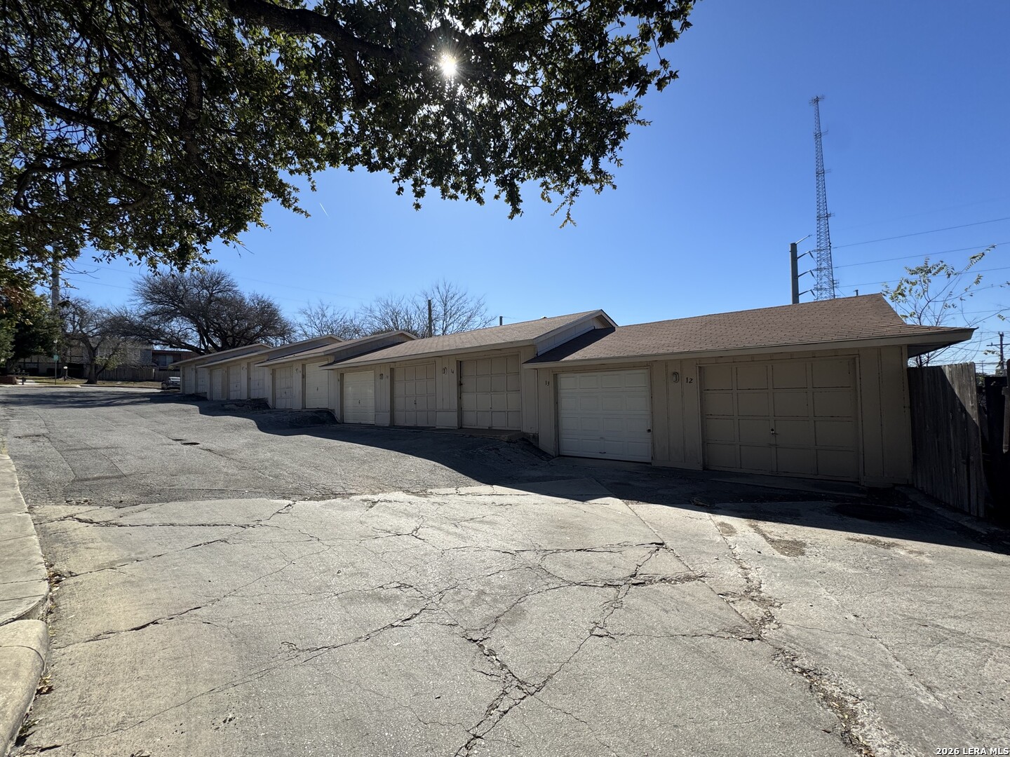 main property photo 18