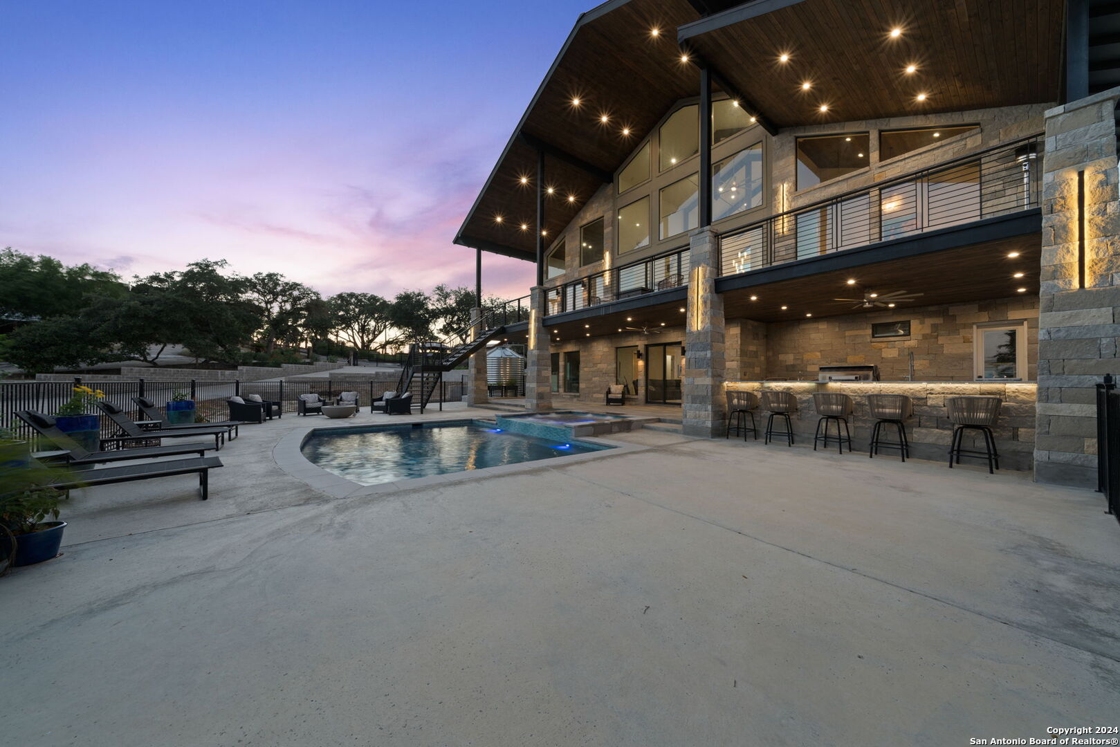 main property photo 45