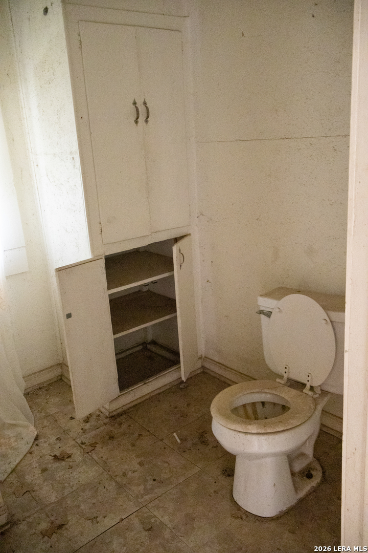 main property photo 11