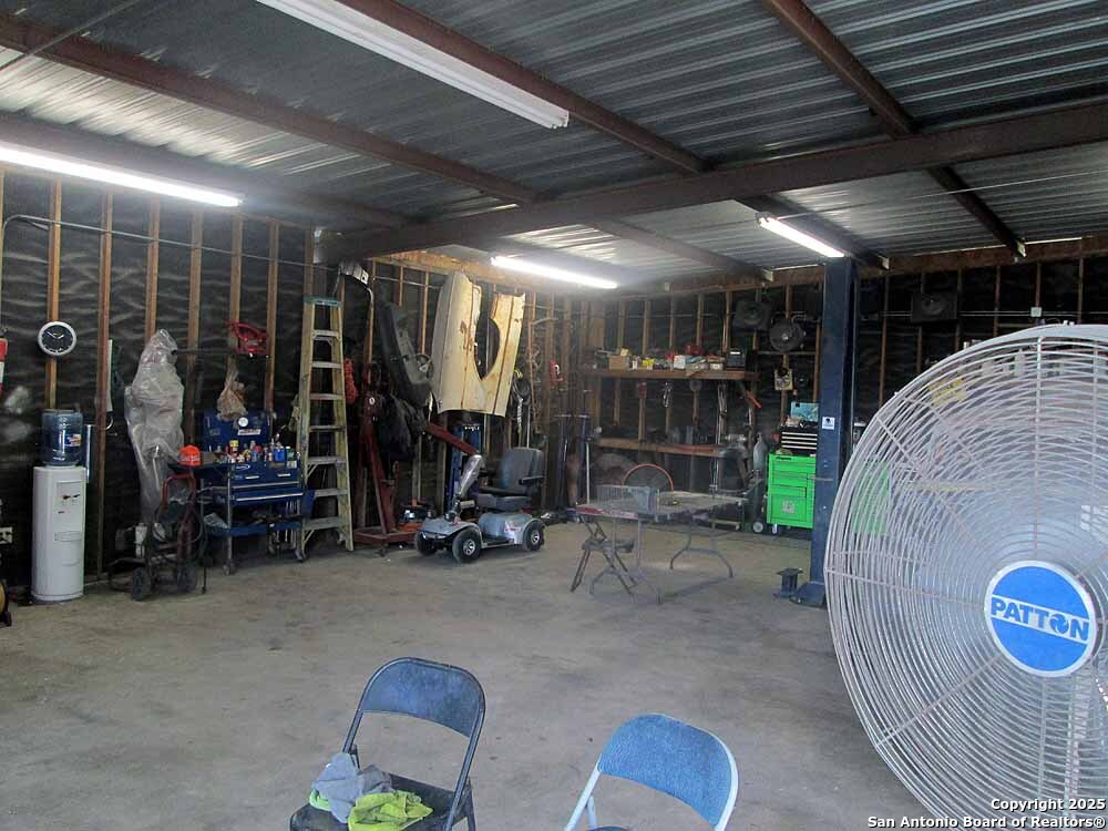main property photo 11