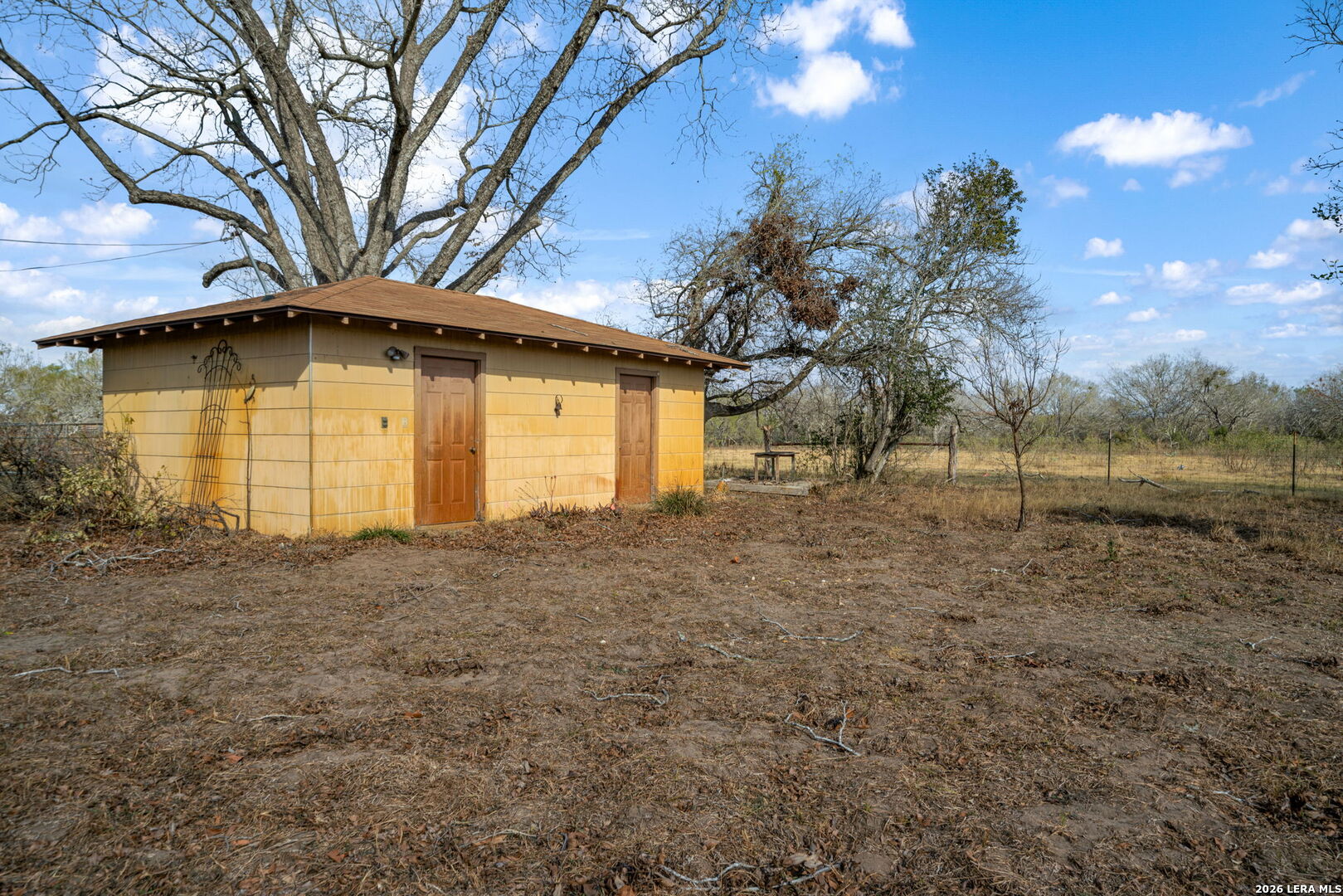 main property photo 28