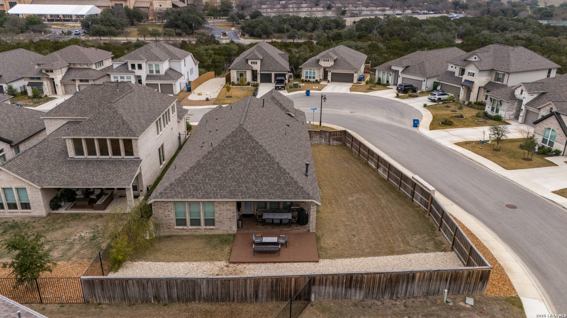 main property photo 28