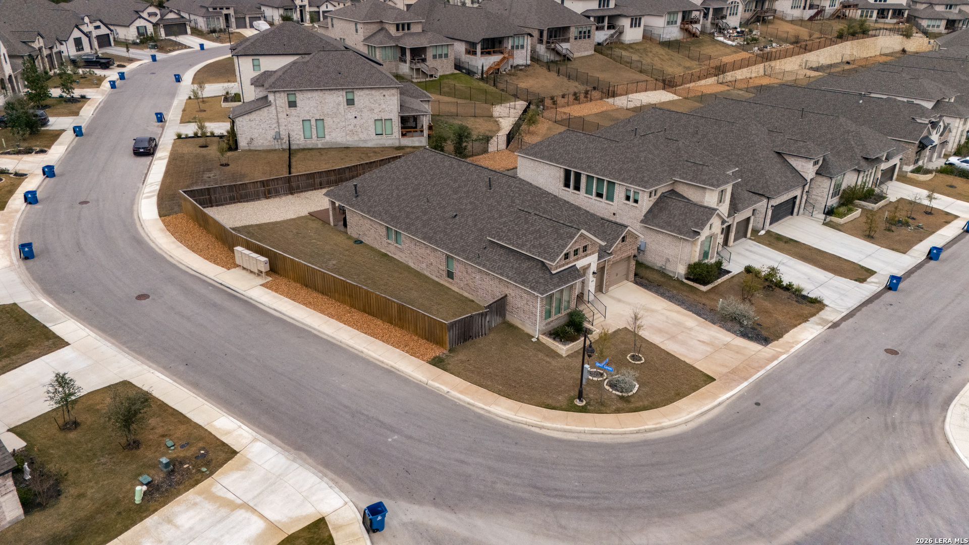 main property photo 30