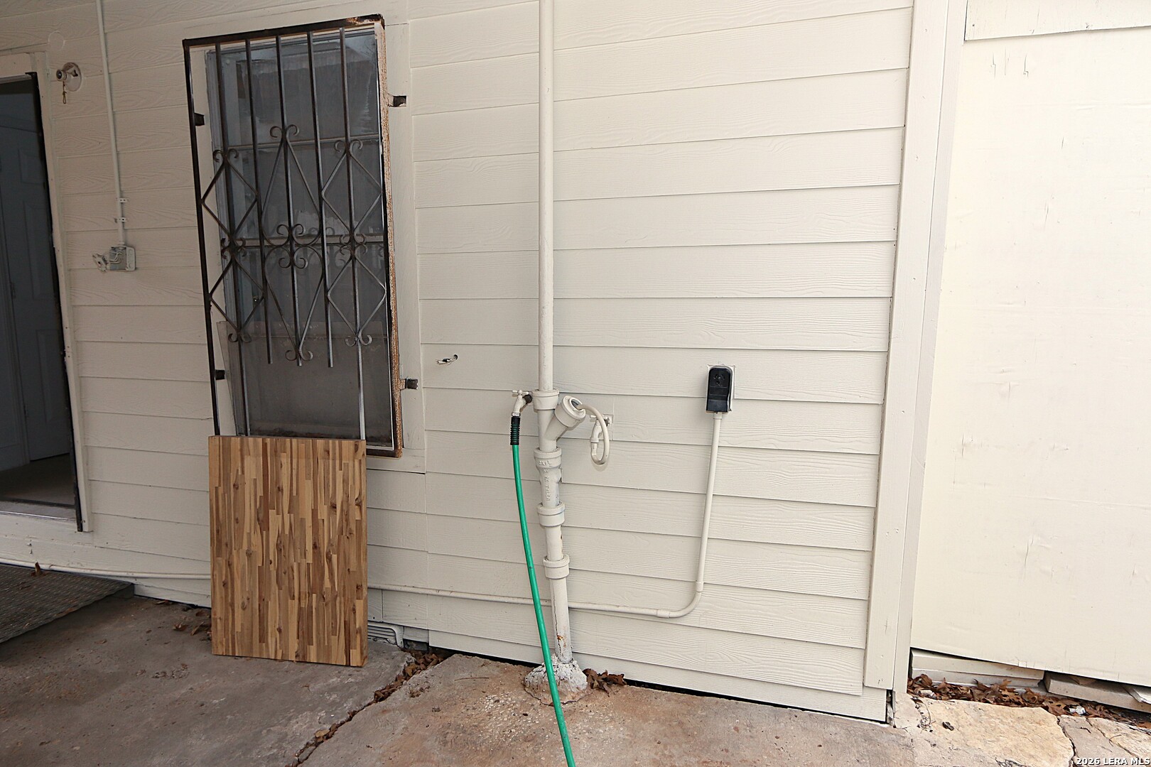 main property photo 18