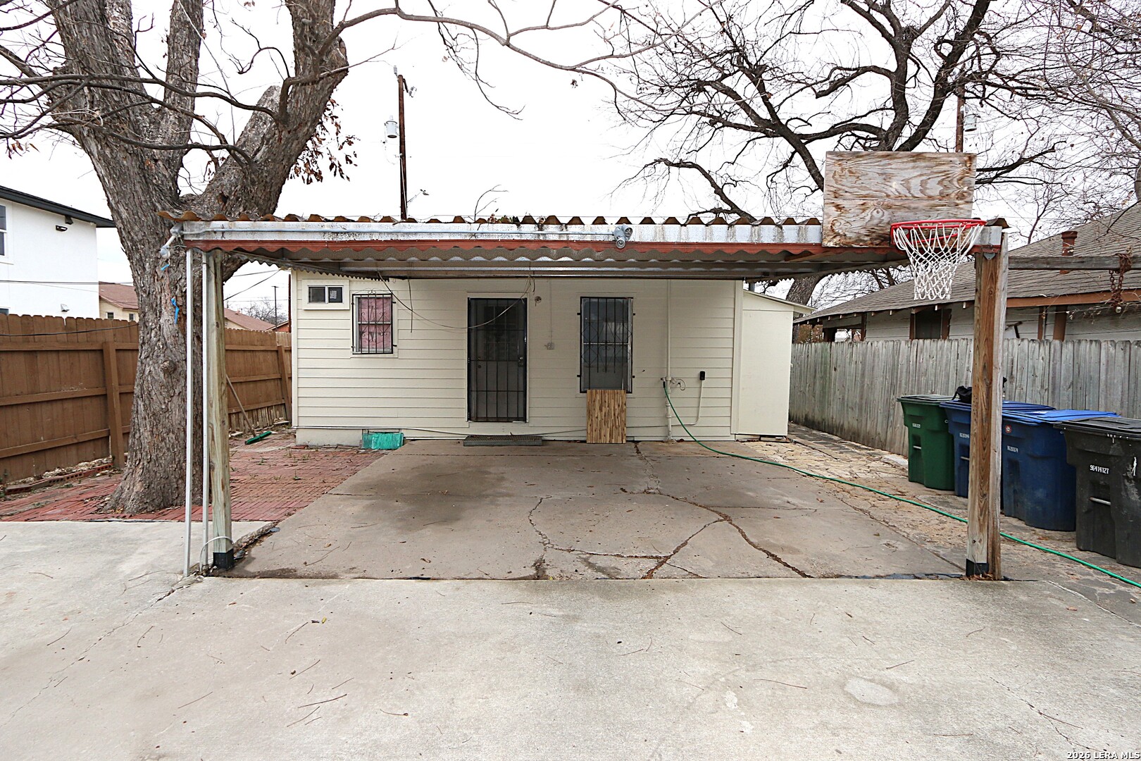 main property photo 19