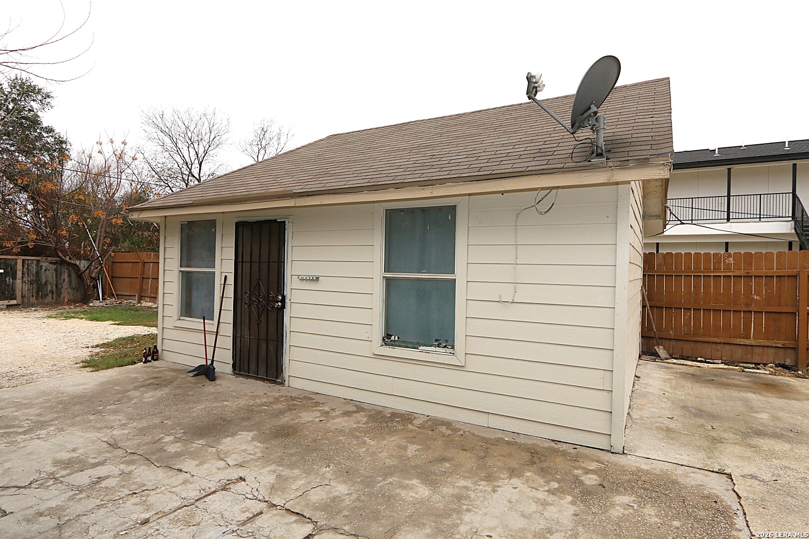main property photo 22