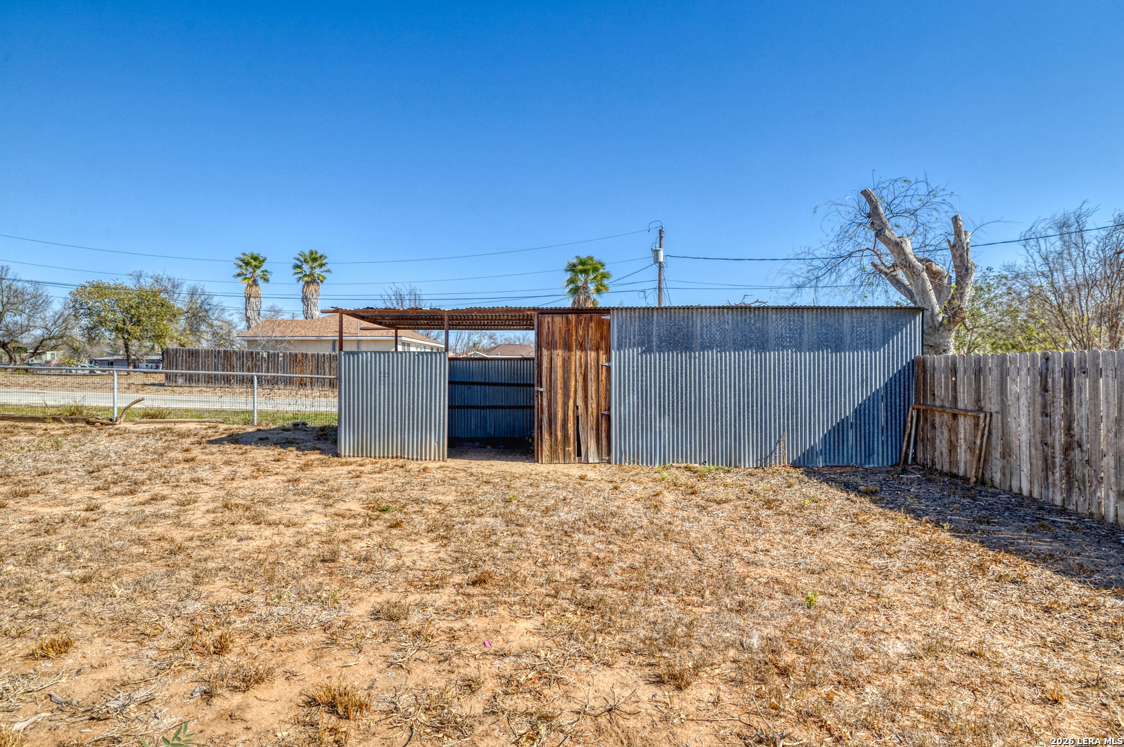 main property photo 30