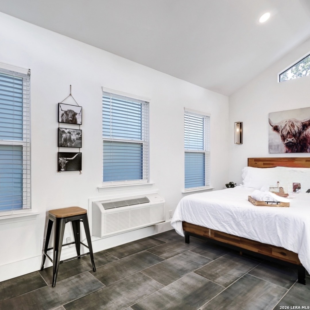 main property photo 50