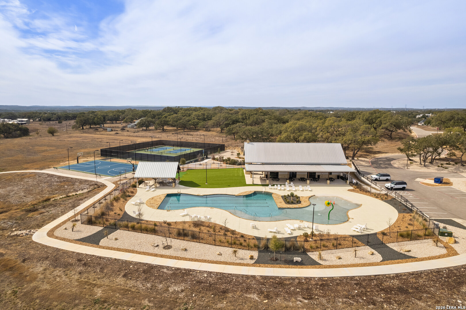 main property photo 19