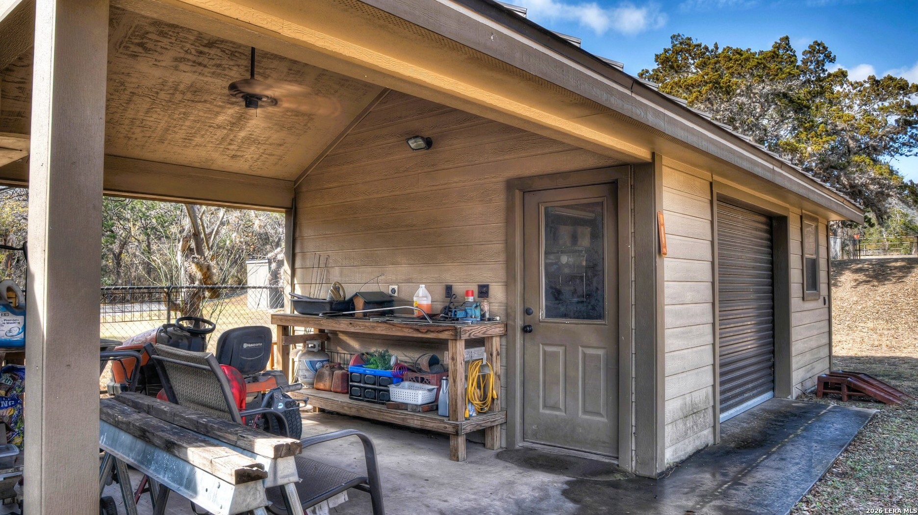 main property photo 50