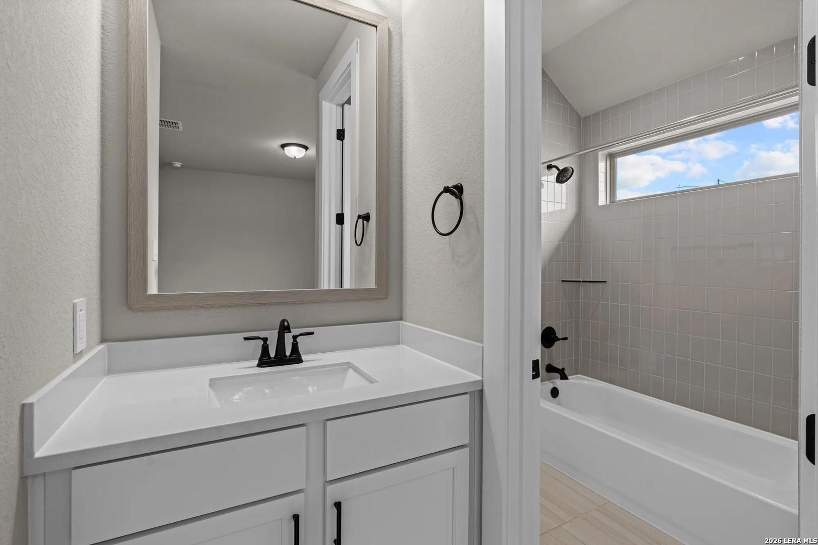 property viewer photo 10