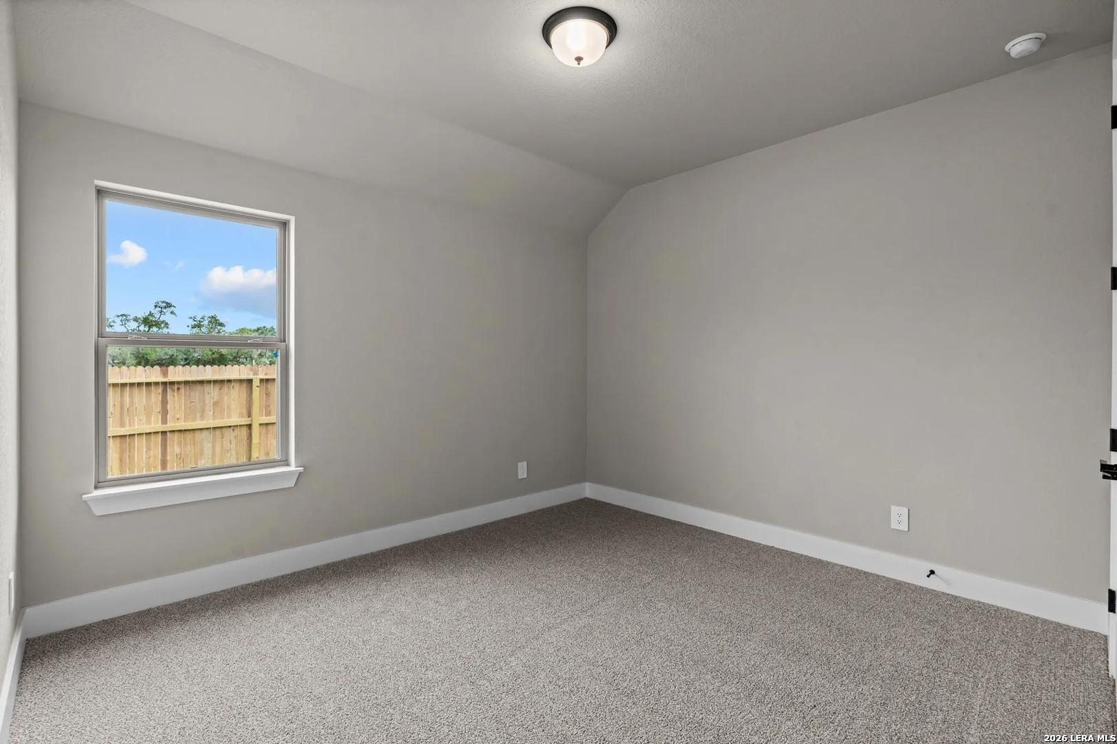 property viewer photo 12