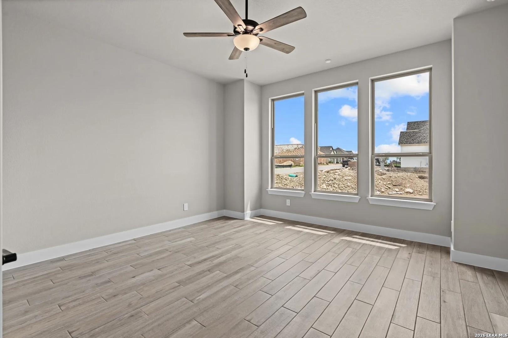 property viewer photo 15