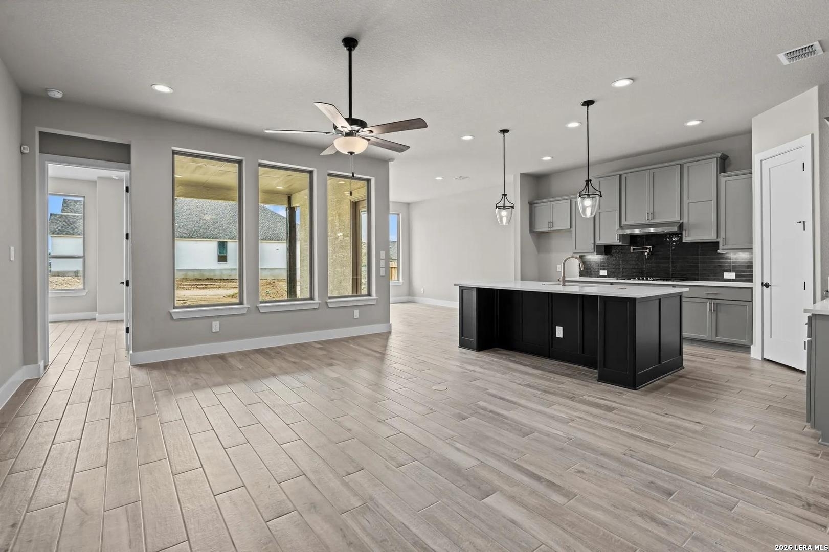 property viewer photo 4