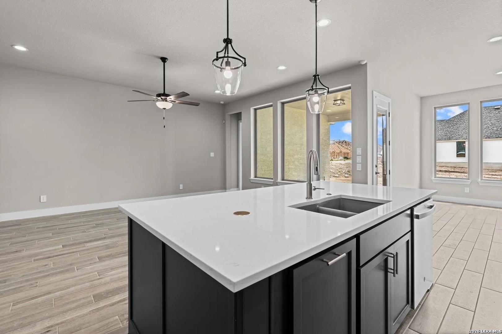 property viewer photo 5