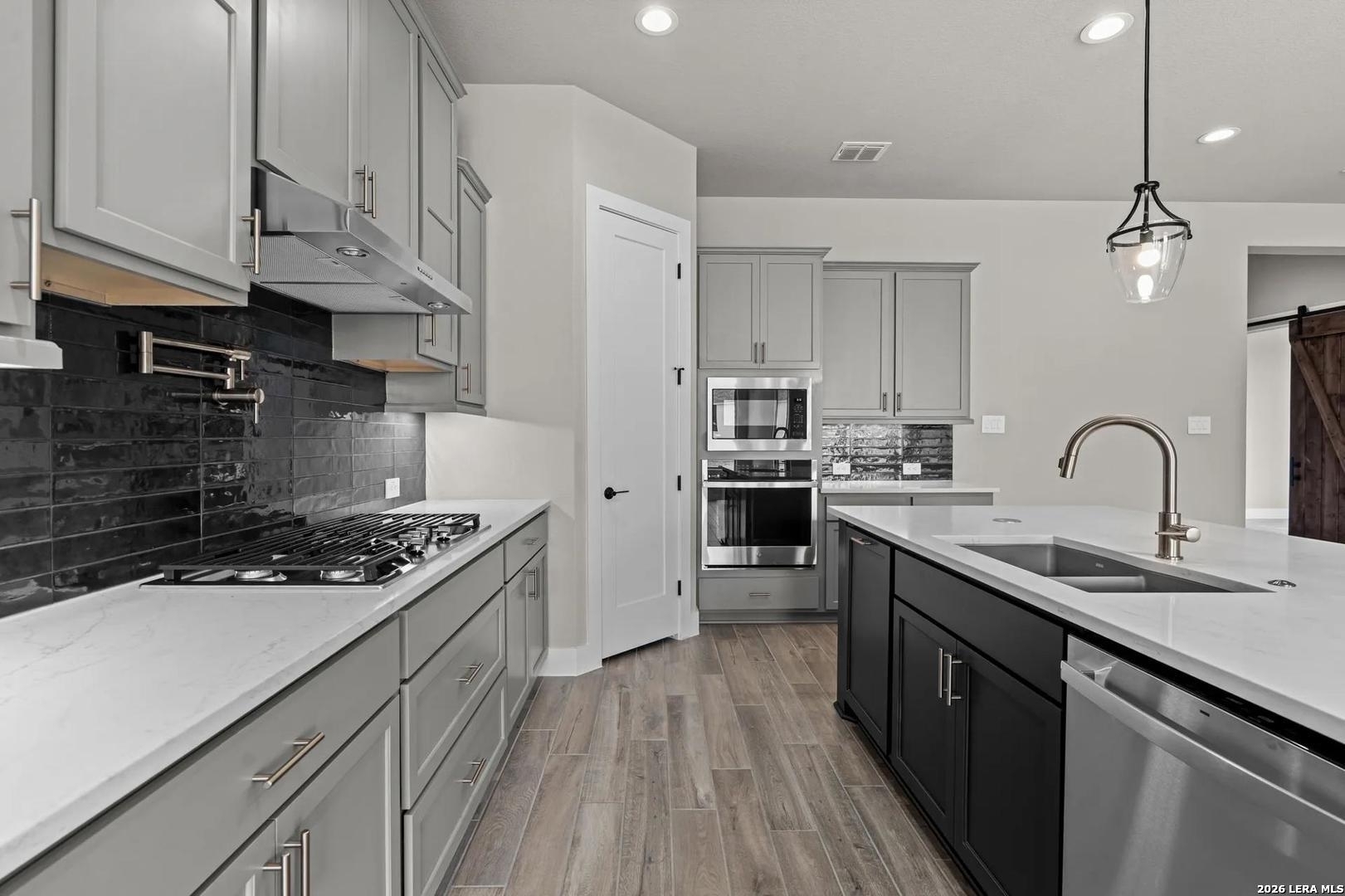 property viewer photo 6