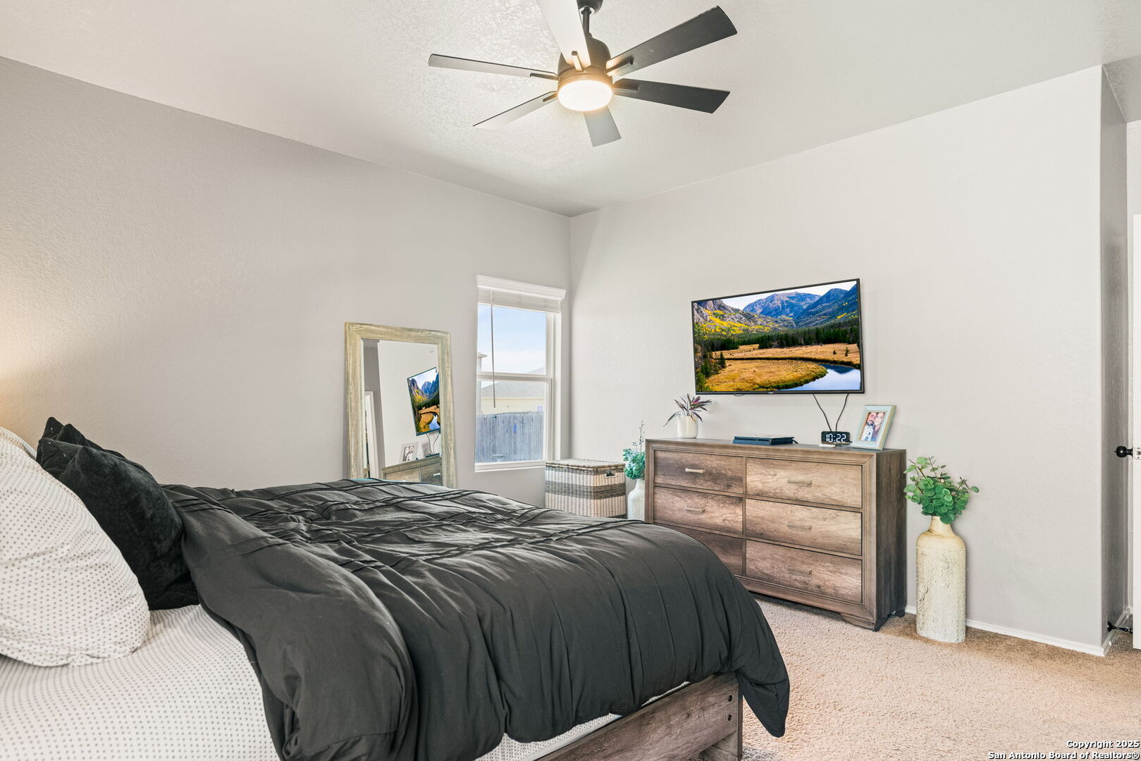 property viewer photo 12