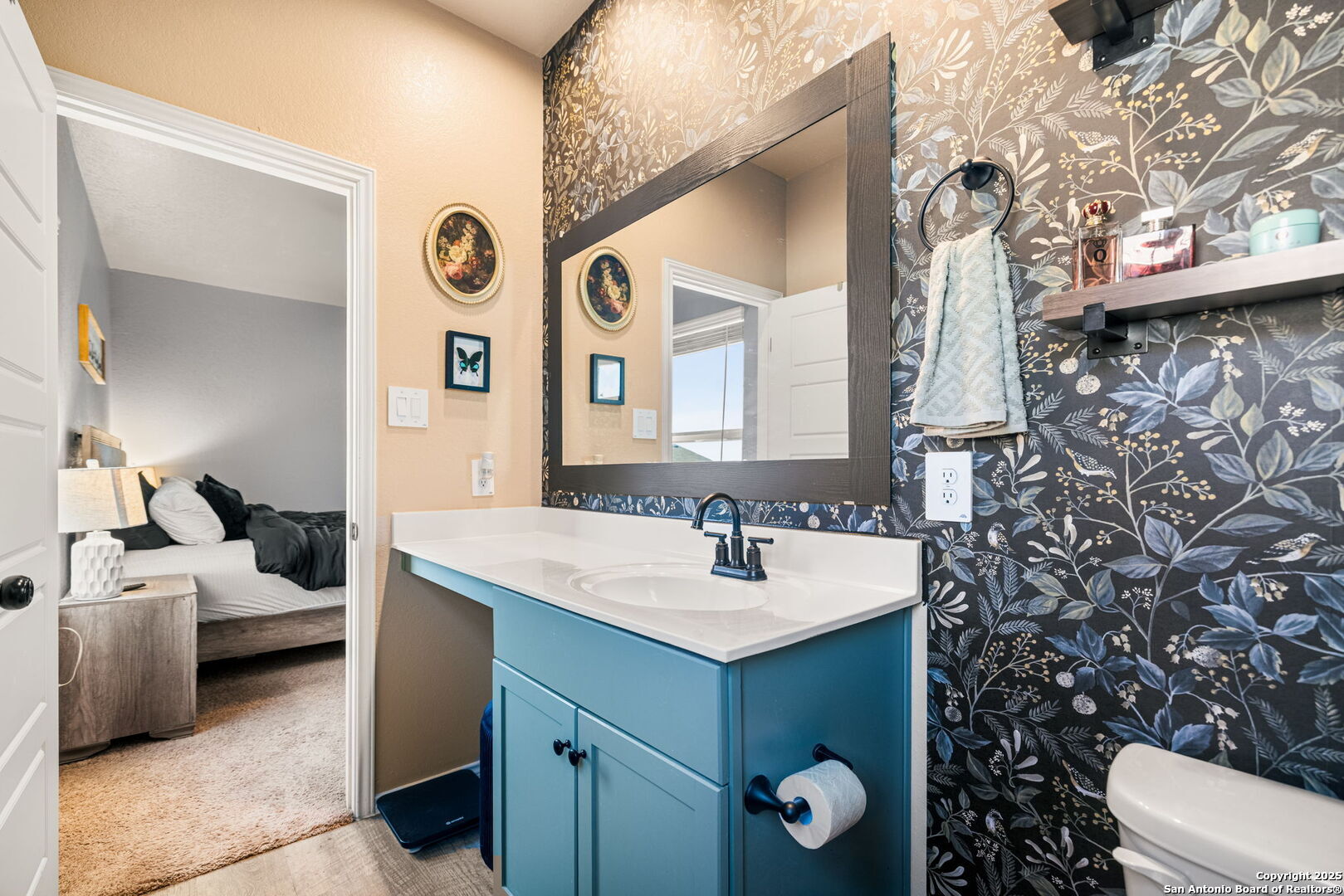property viewer photo 13