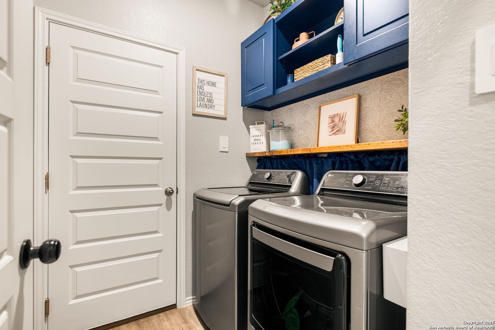 property viewer photo 19