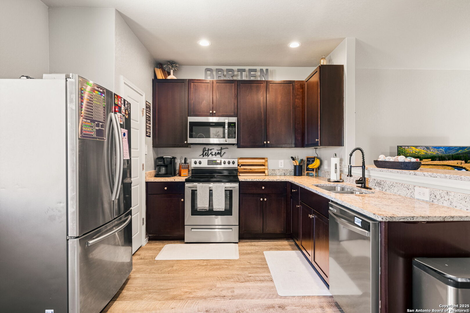property viewer photo 7