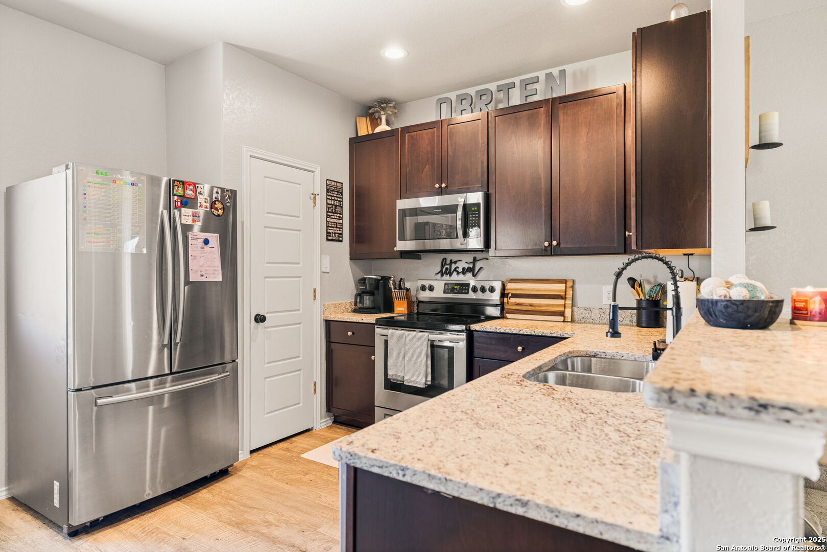 property viewer photo 8