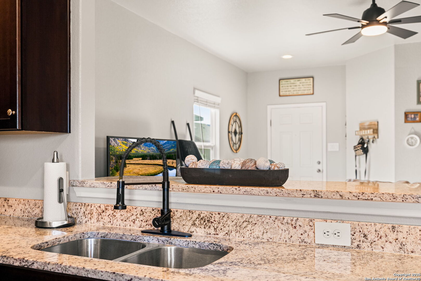 property viewer photo 9