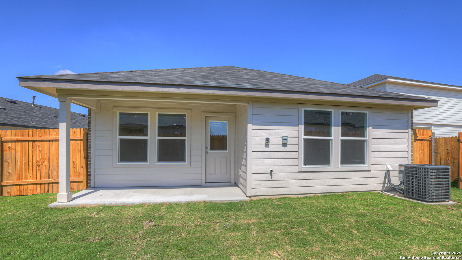 main property photo 28