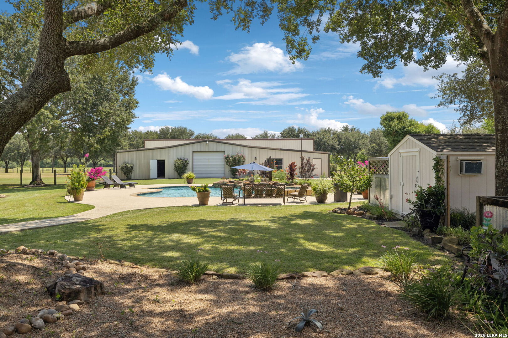 main property photo 25