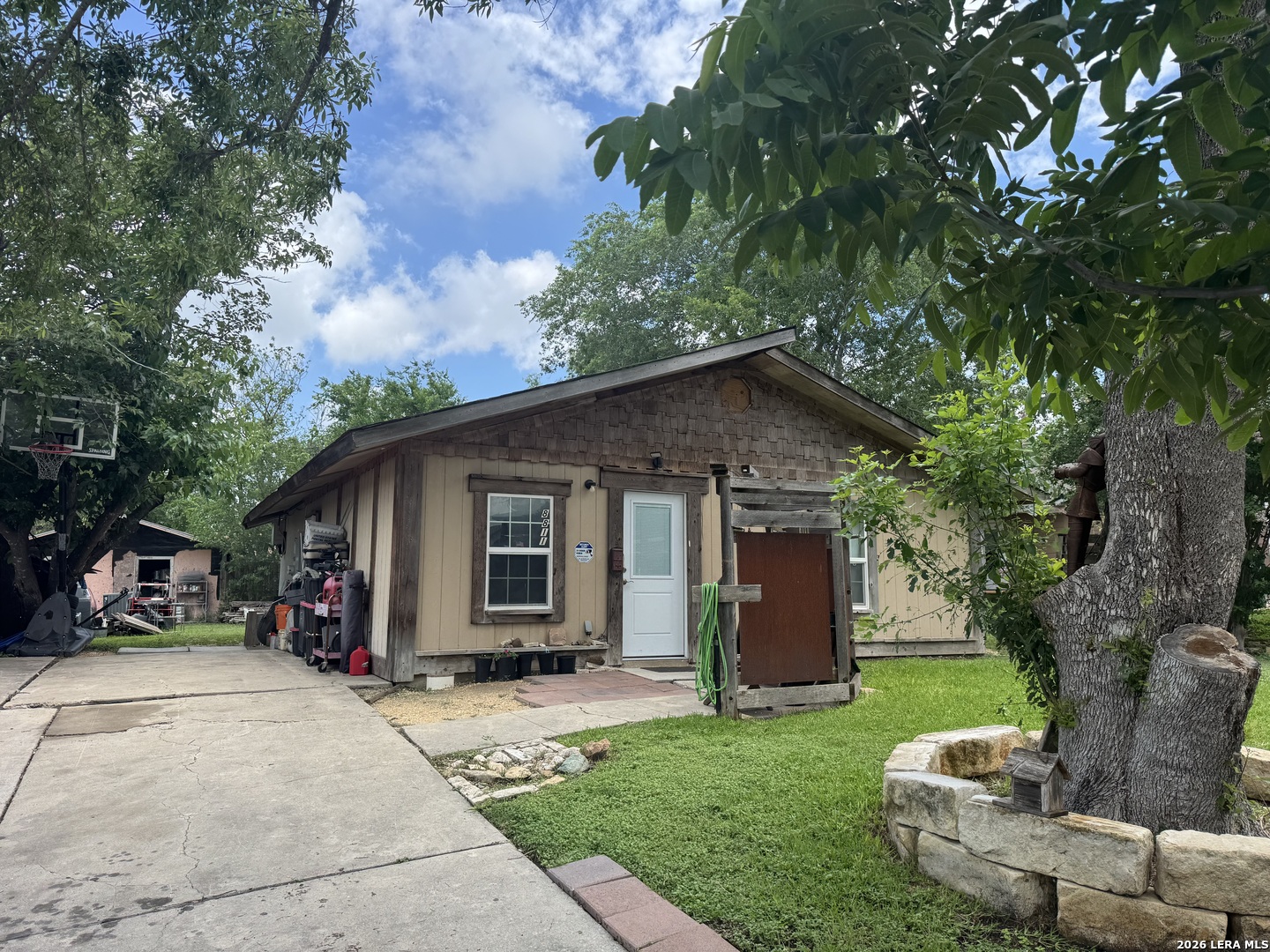 main property photo 22