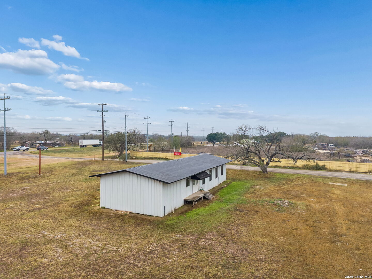main property photo 27