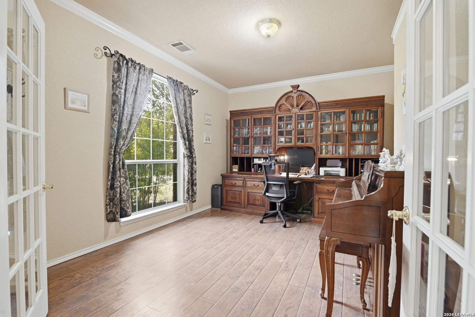 main property photo 4