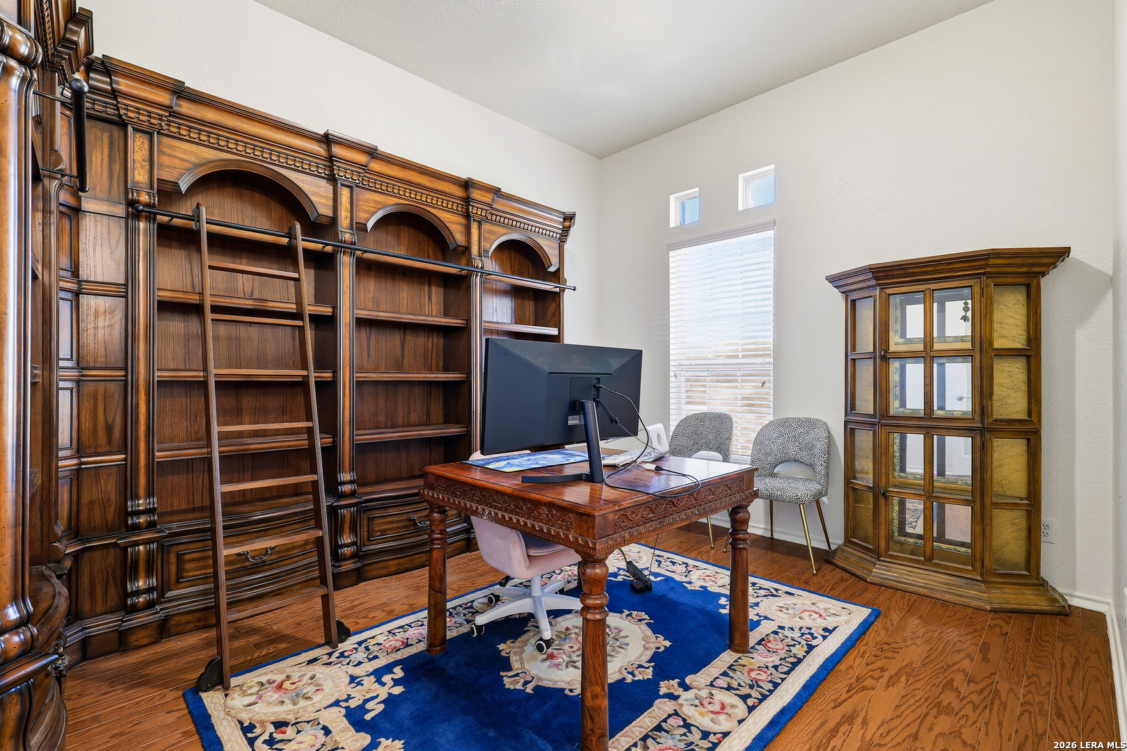 main property photo 8
