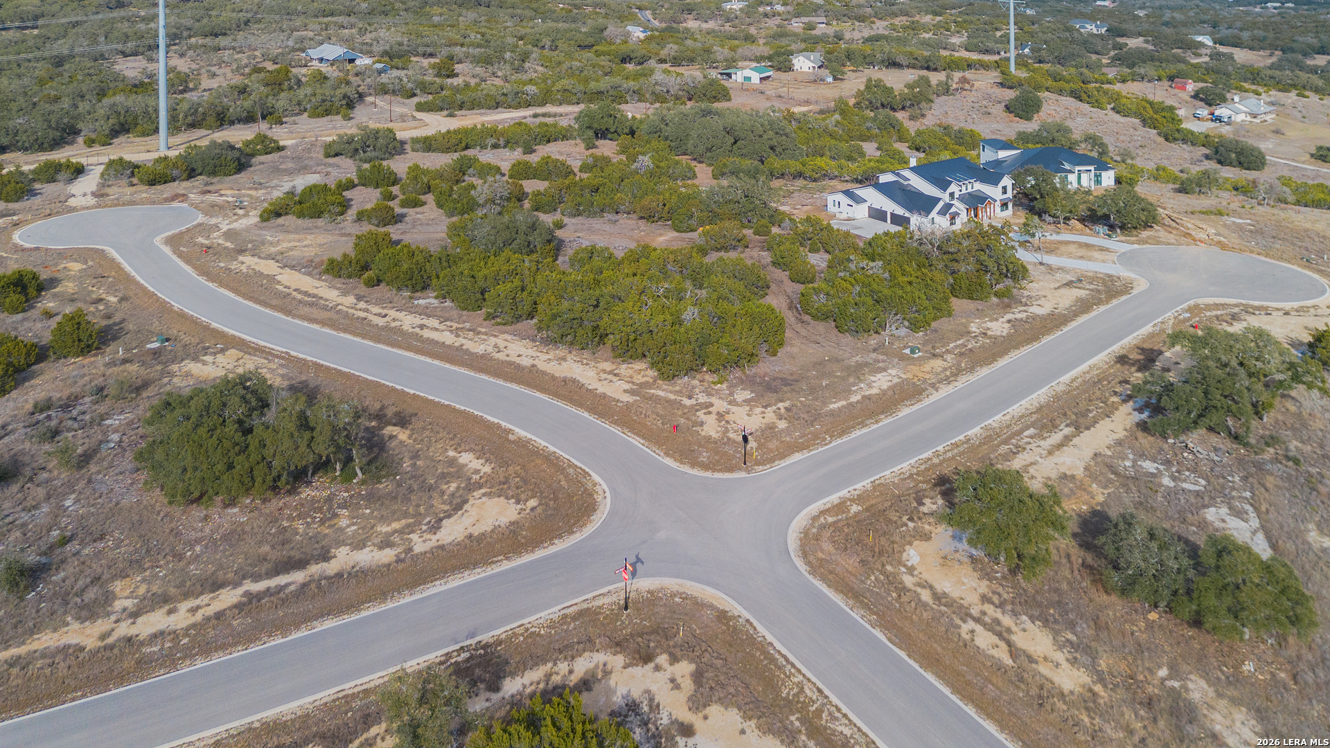 main property photo 11