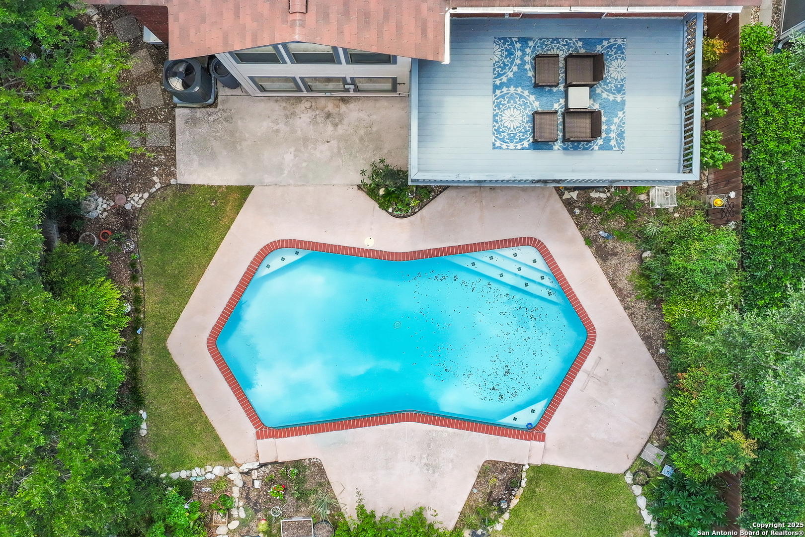 main property photo 30