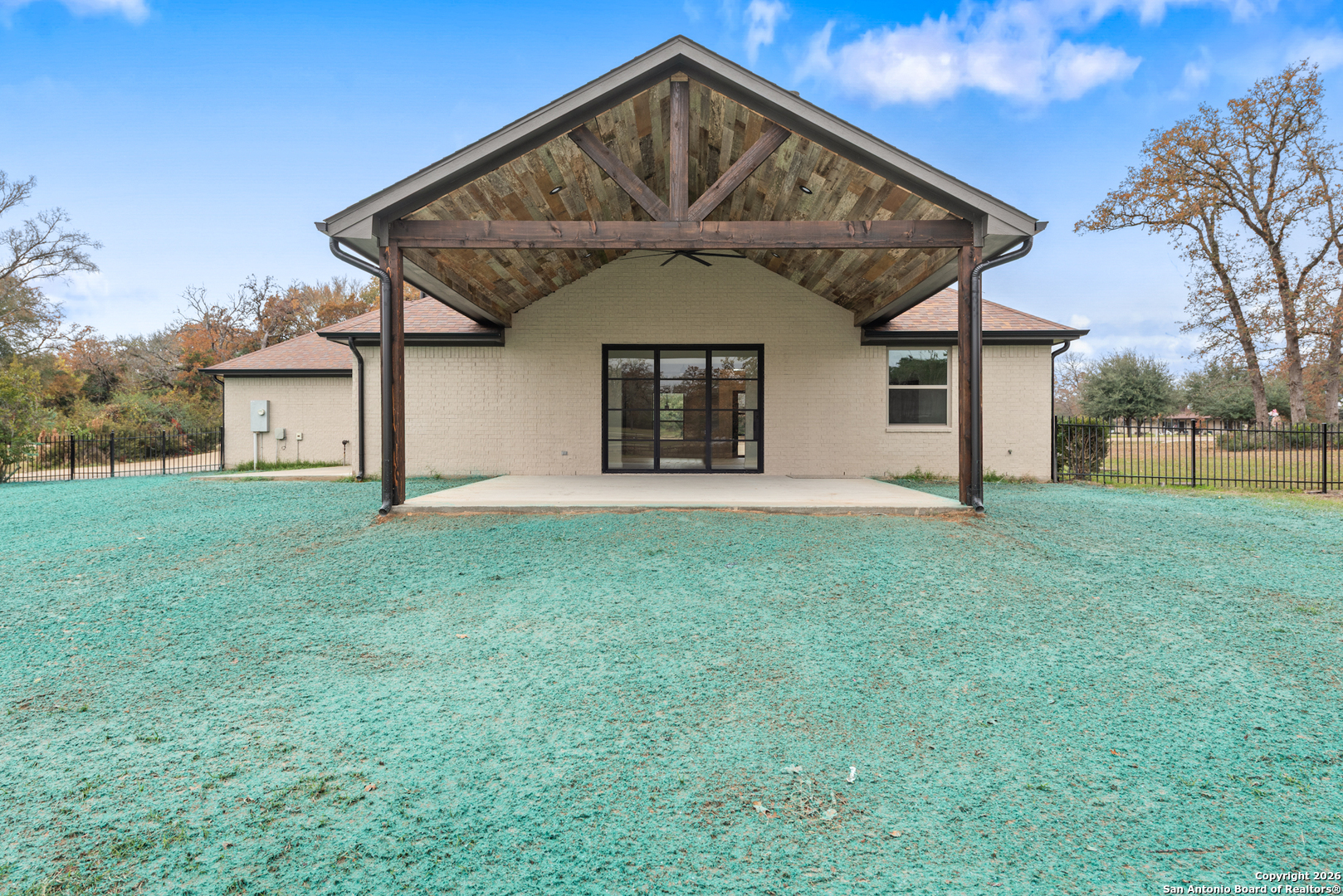 main property photo 36