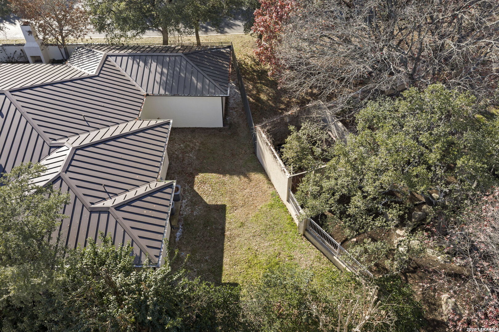 main property photo 41