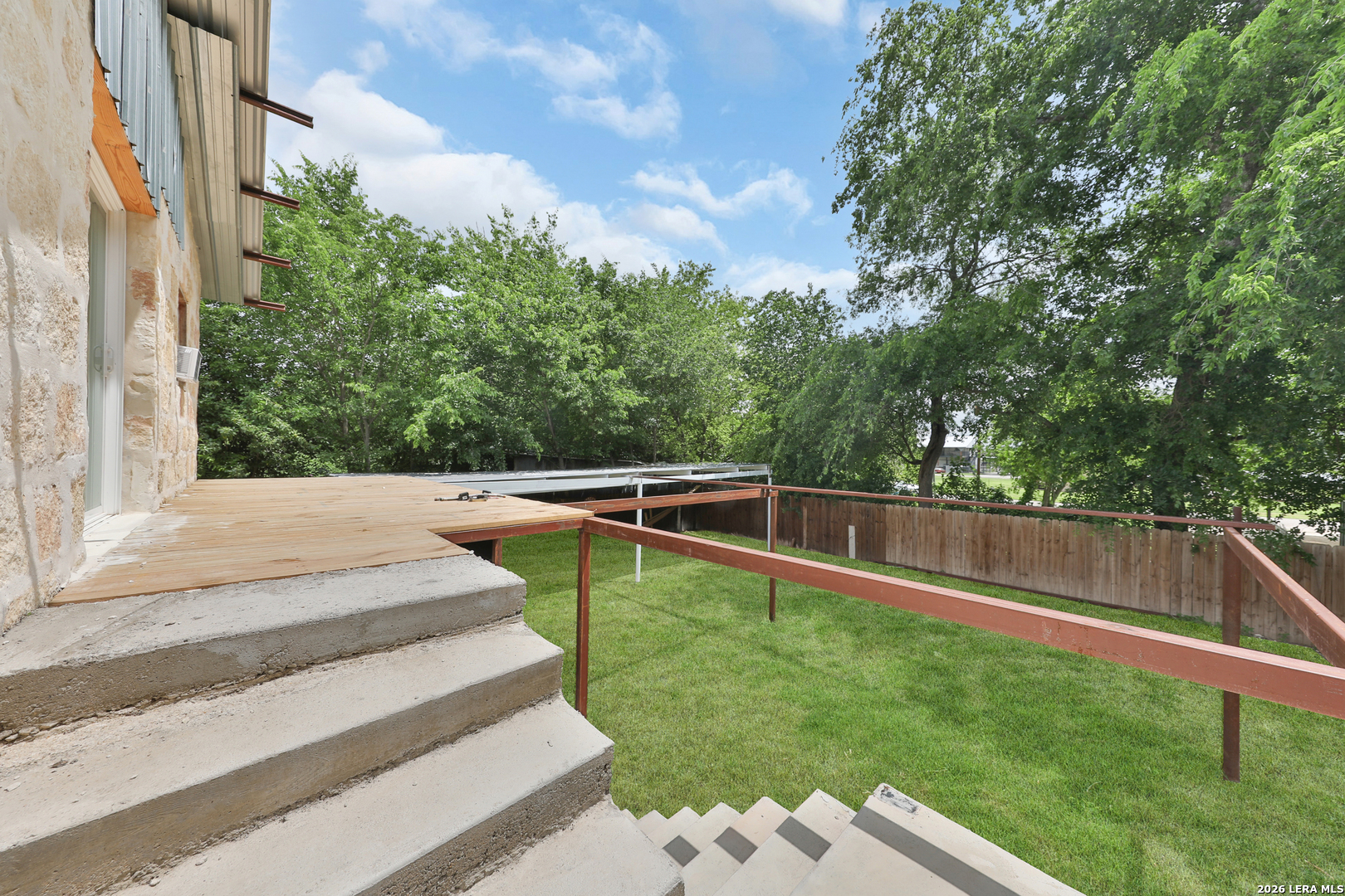 main property photo 31