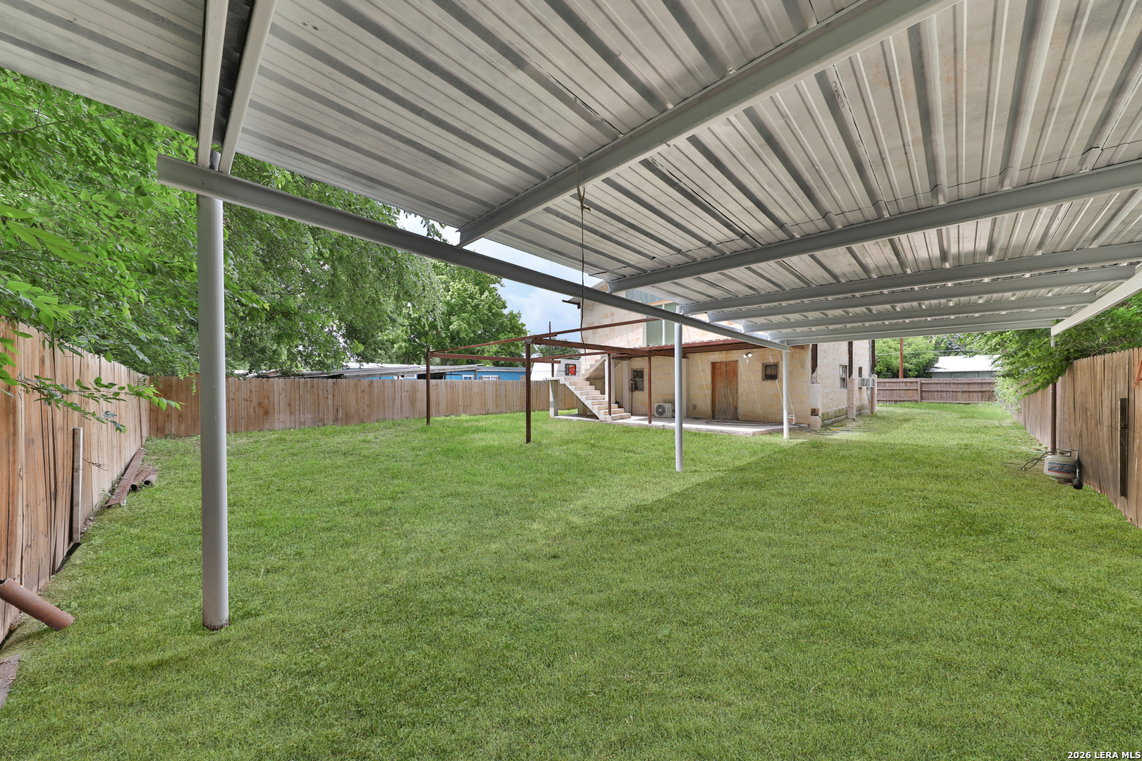main property photo 33