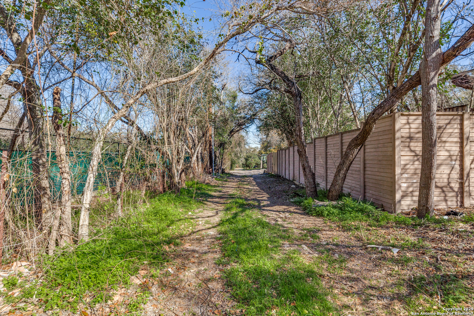 main property photo 6