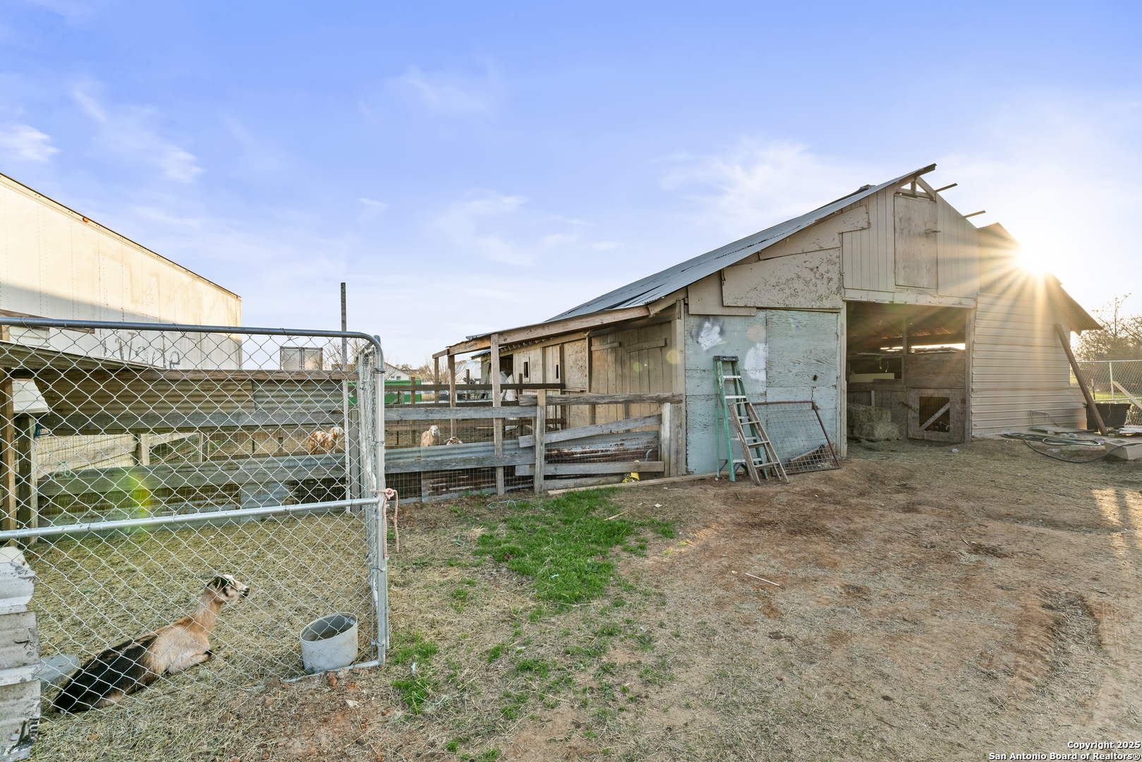 main property photo 33