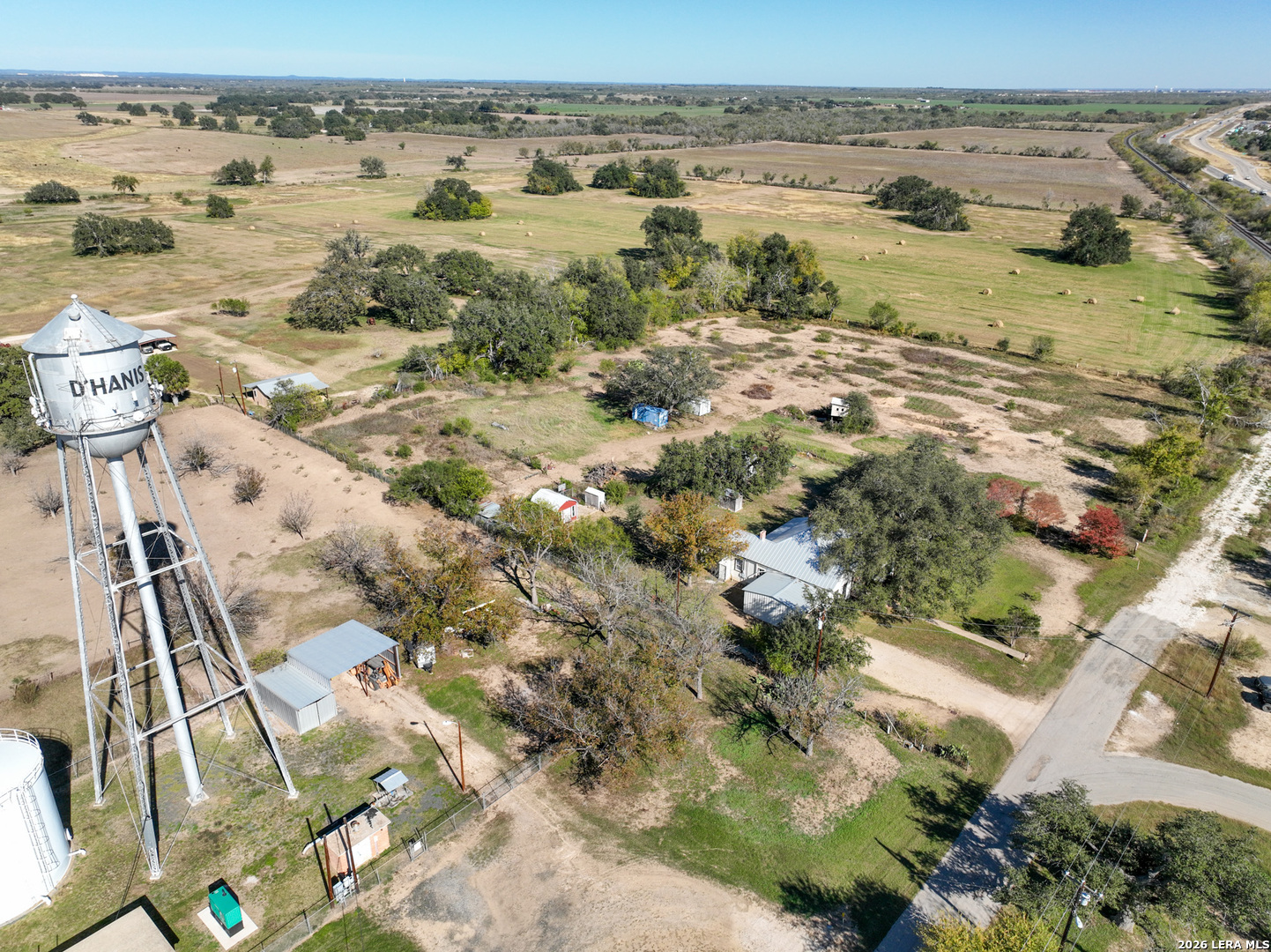 main property photo 28