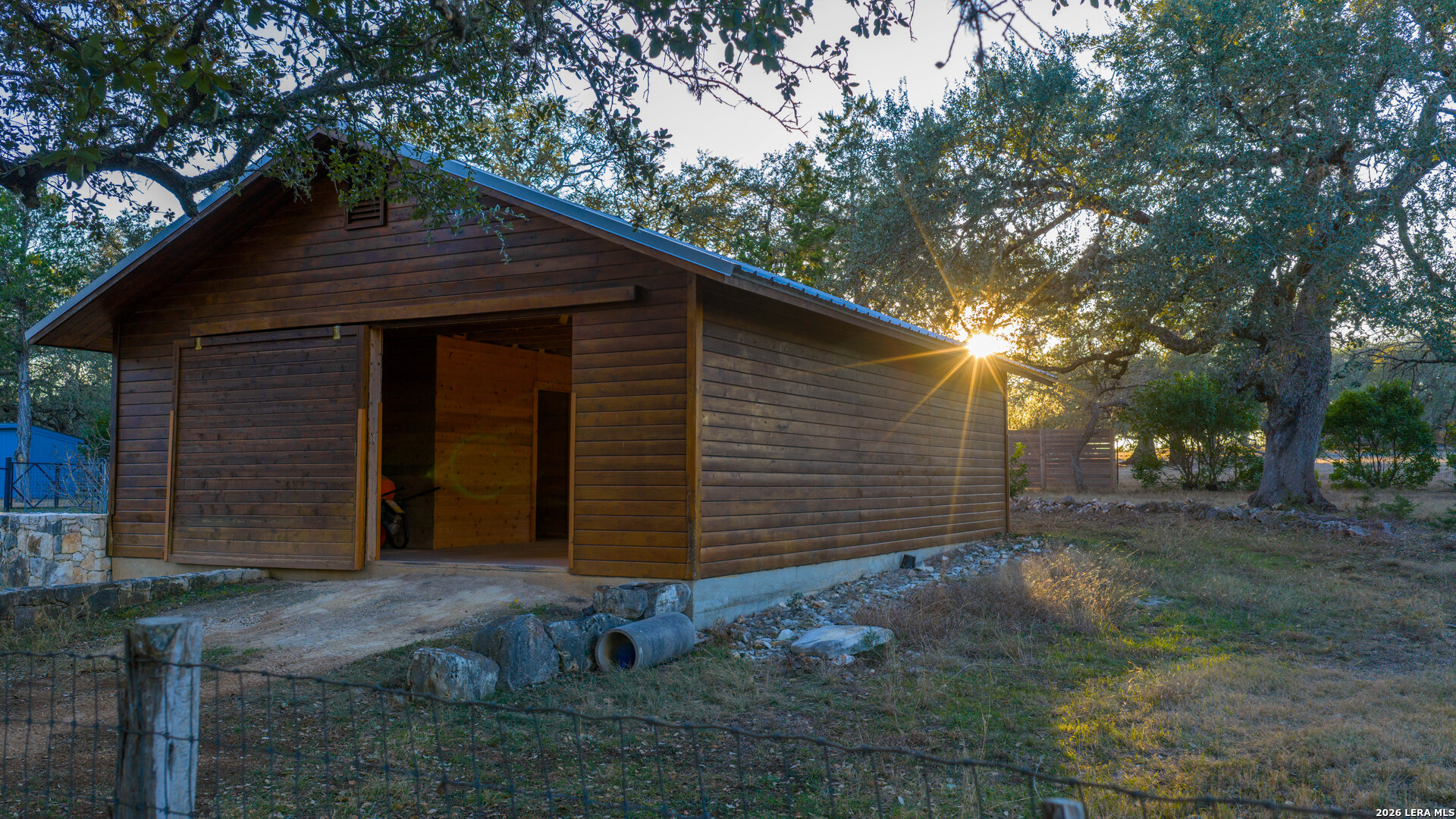 main property photo 22