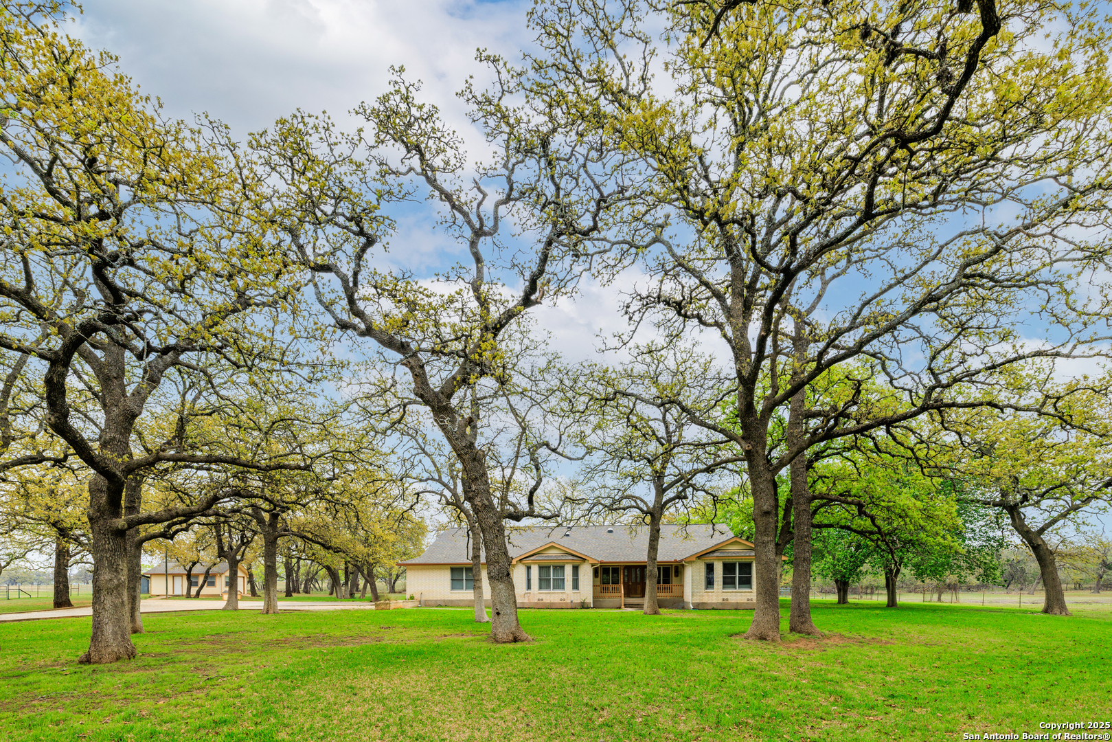 main property photo 0