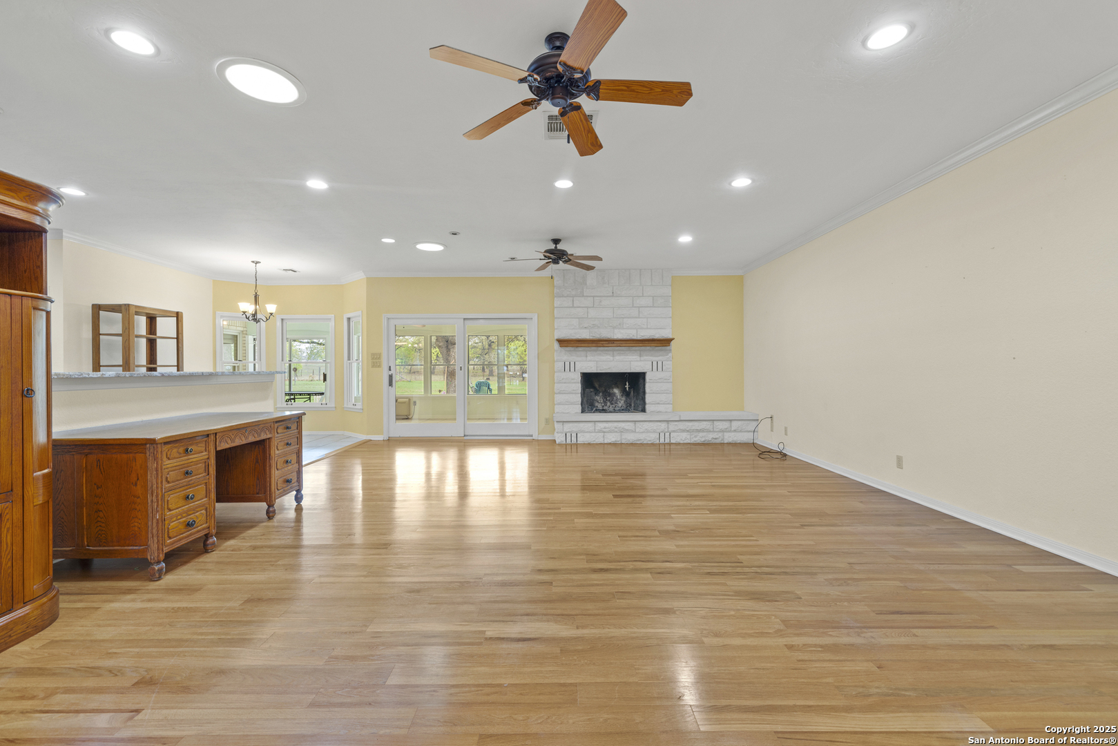 property viewer photo 2