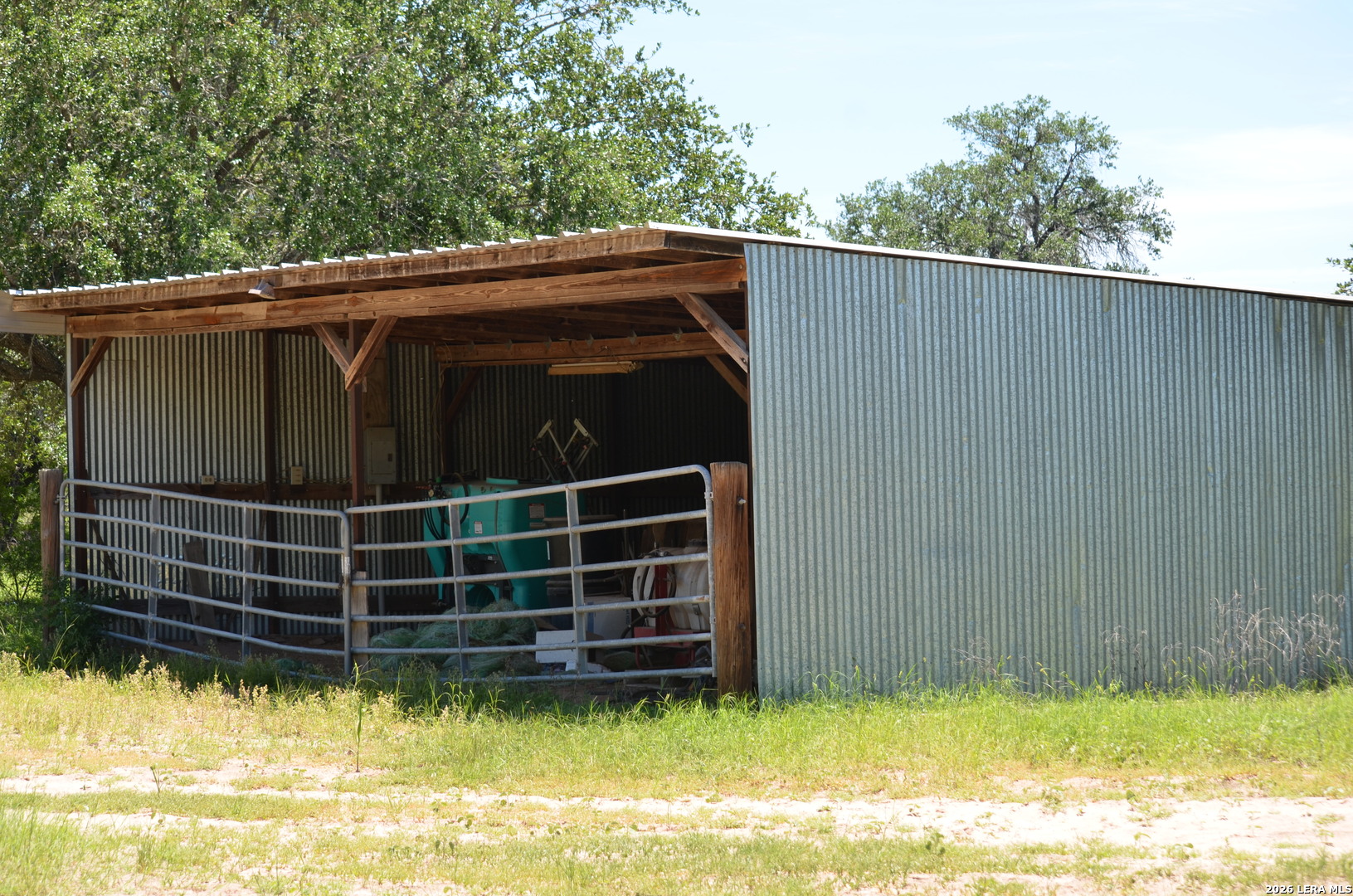 main property photo 10