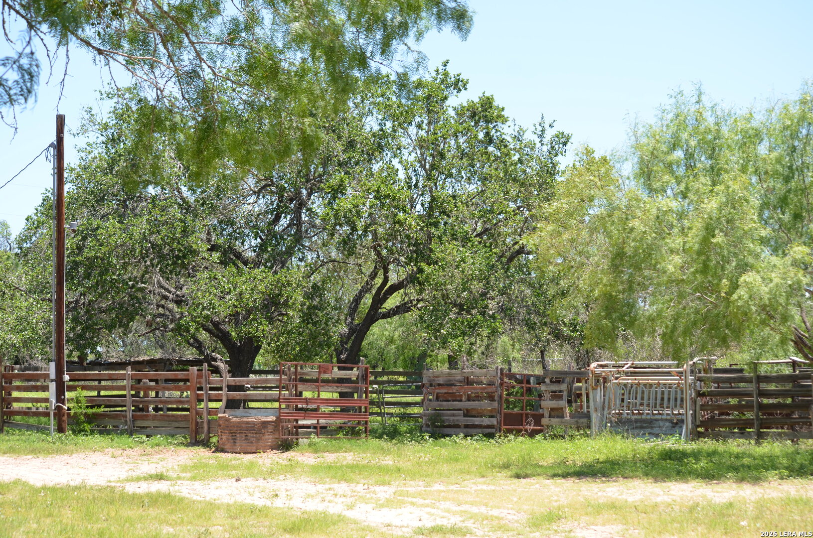 main property photo 11