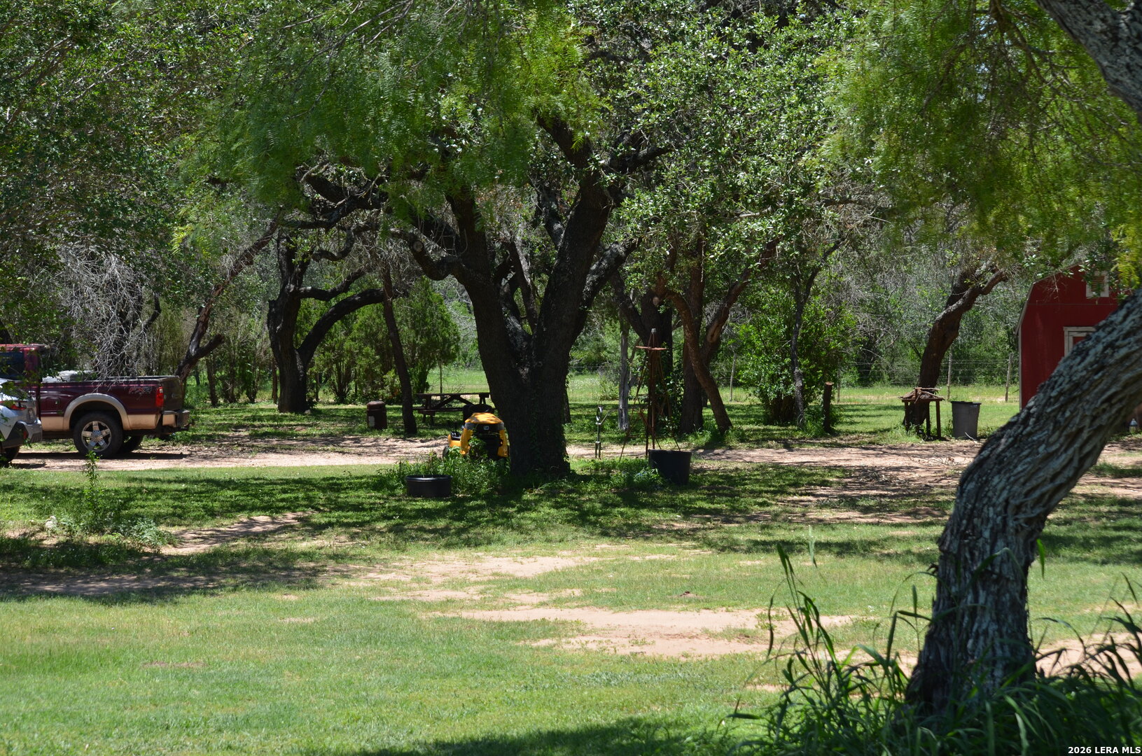 main property photo 28