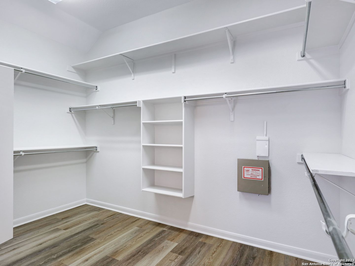 main property photo 27