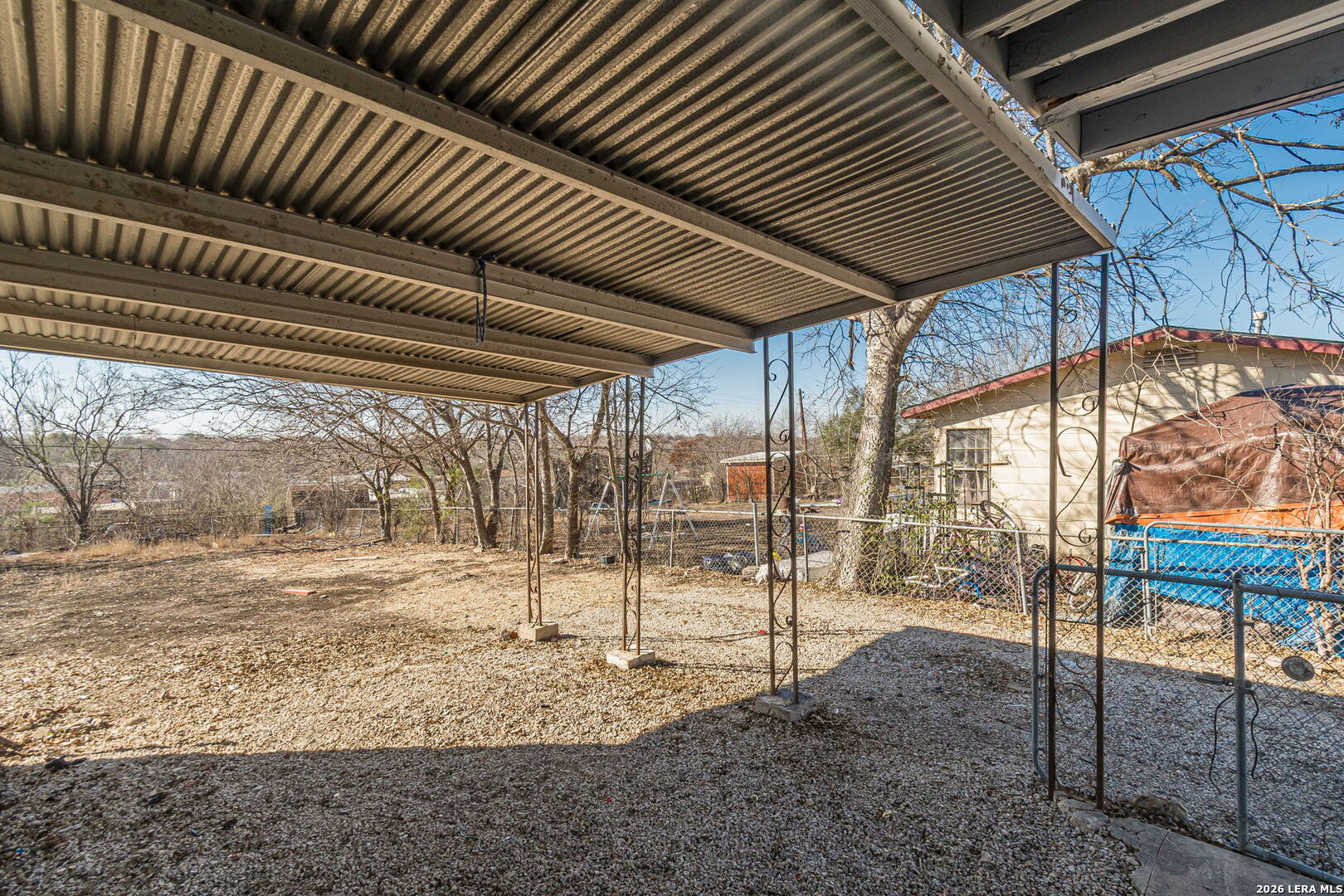 main property photo 31